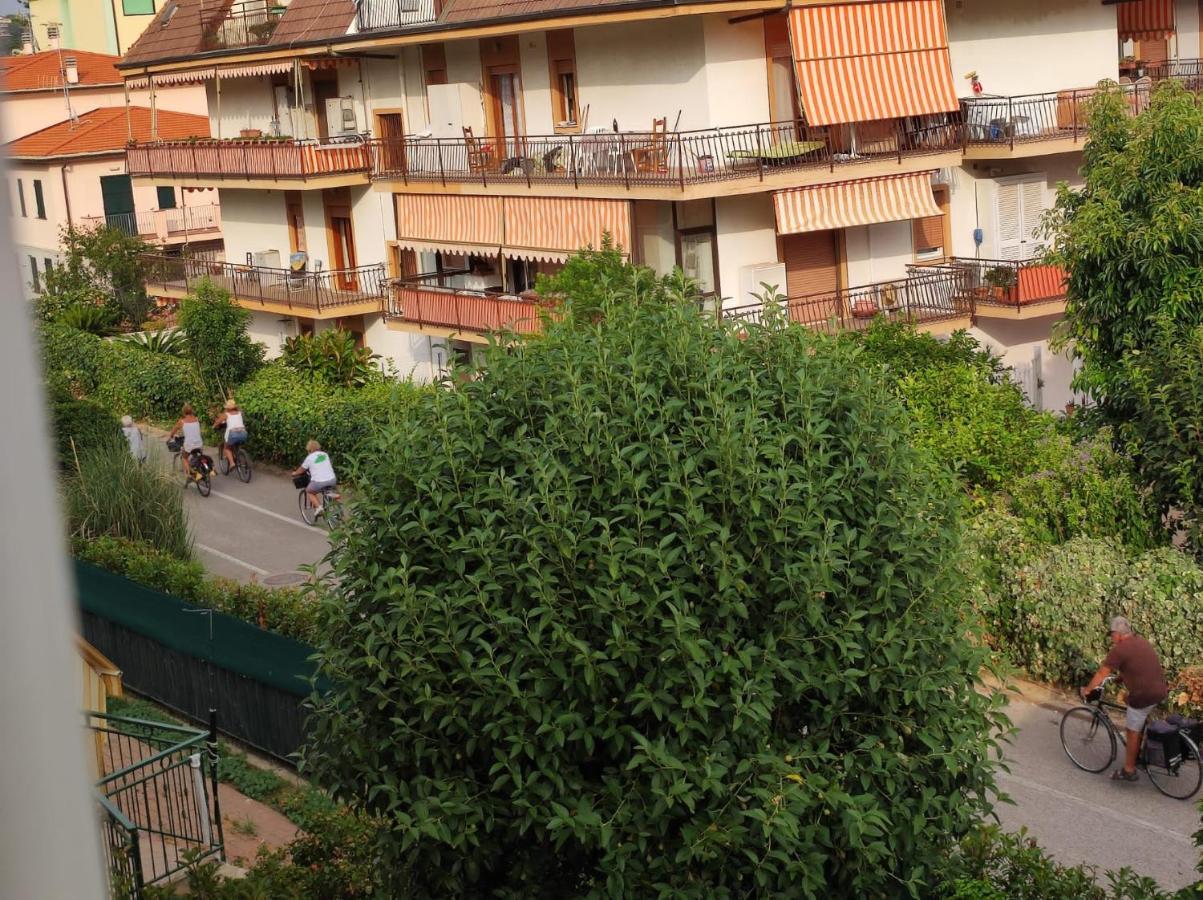Appartamento Vicino Al Mare Con Parcheggio Riva Ligure Ngoại thất bức ảnh