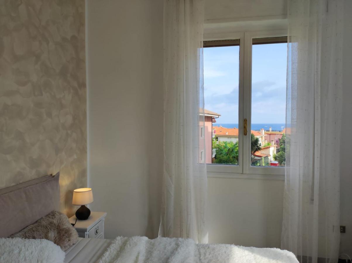 Appartamento Vicino Al Mare Con Parcheggio Riva Ligure Ngoại thất bức ảnh