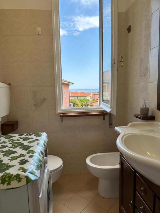 Appartamento Vicino Al Mare Con Parcheggio Riva Ligure Ngoại thất bức ảnh
